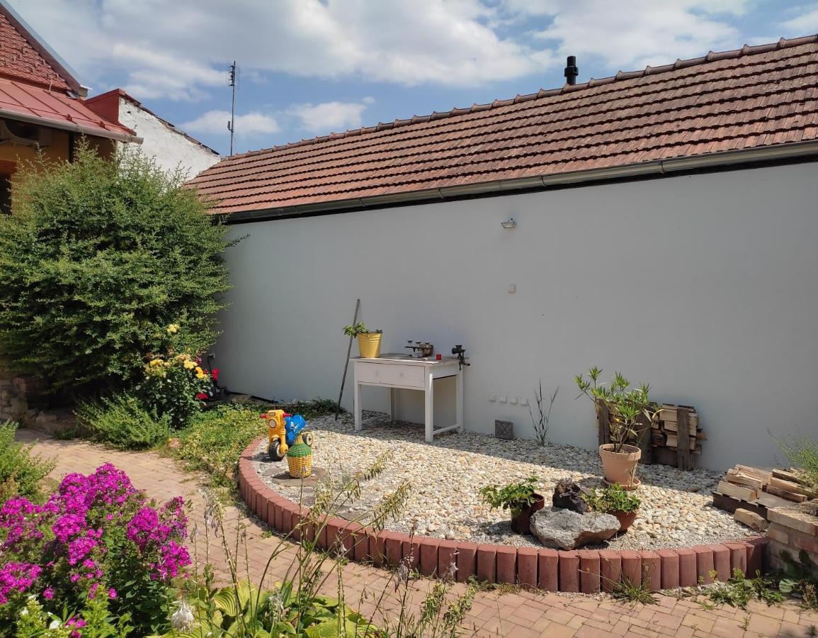 Za Vodou Guest House Moravská Nová Ves Bagian luar foto